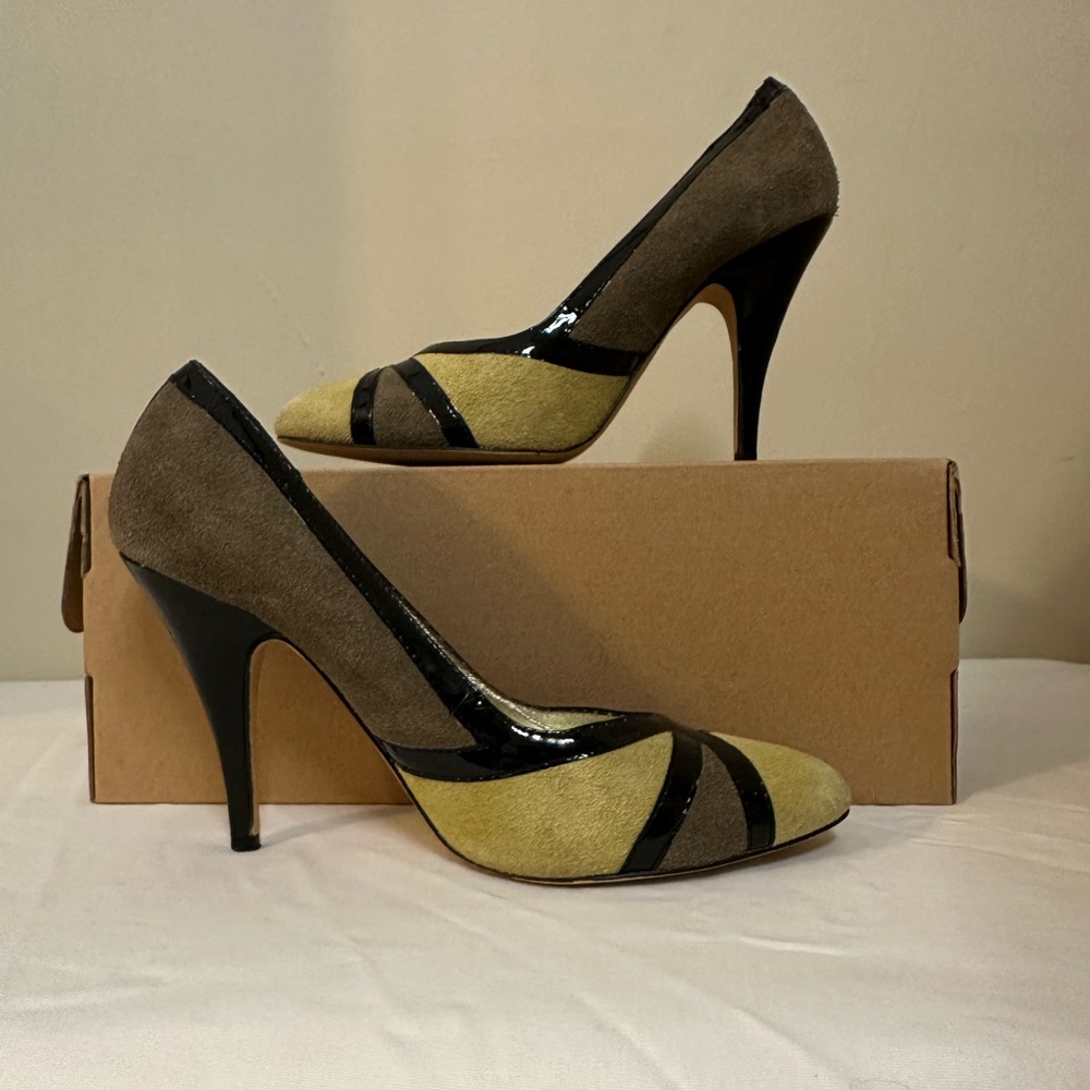 Steve Madden Olive Green & Black Color Block Heels
